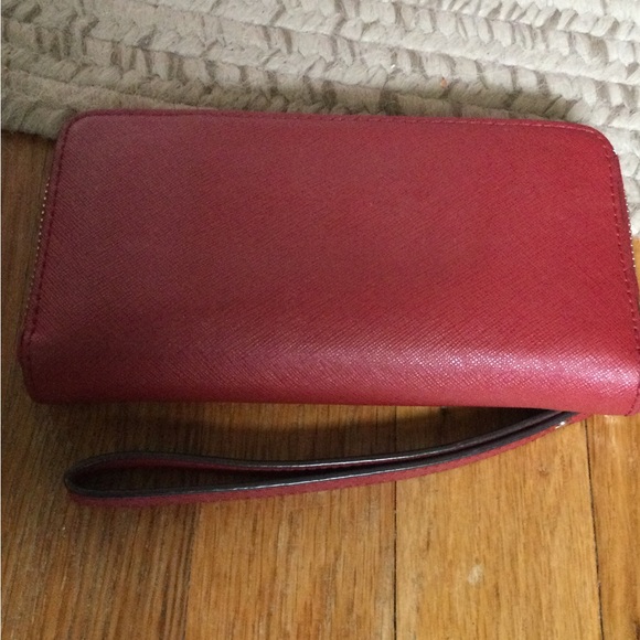 Michael Kors zip around wallet - Picture 2 of 11